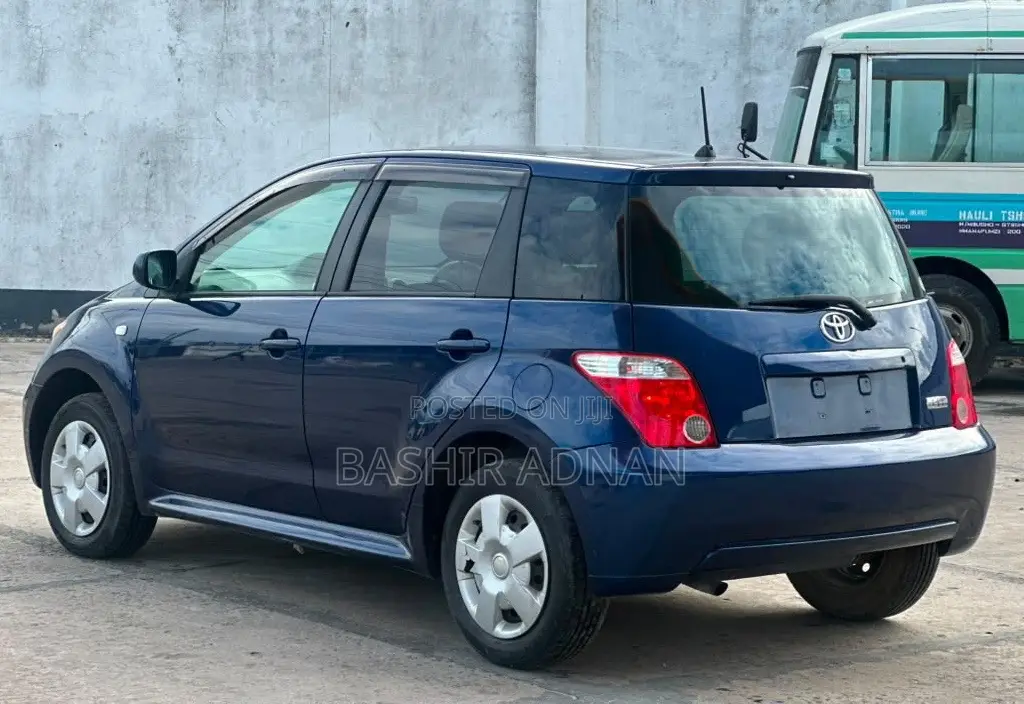 Toyota IST 2006 Blue