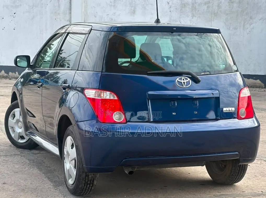 Toyota IST 2006 Blue