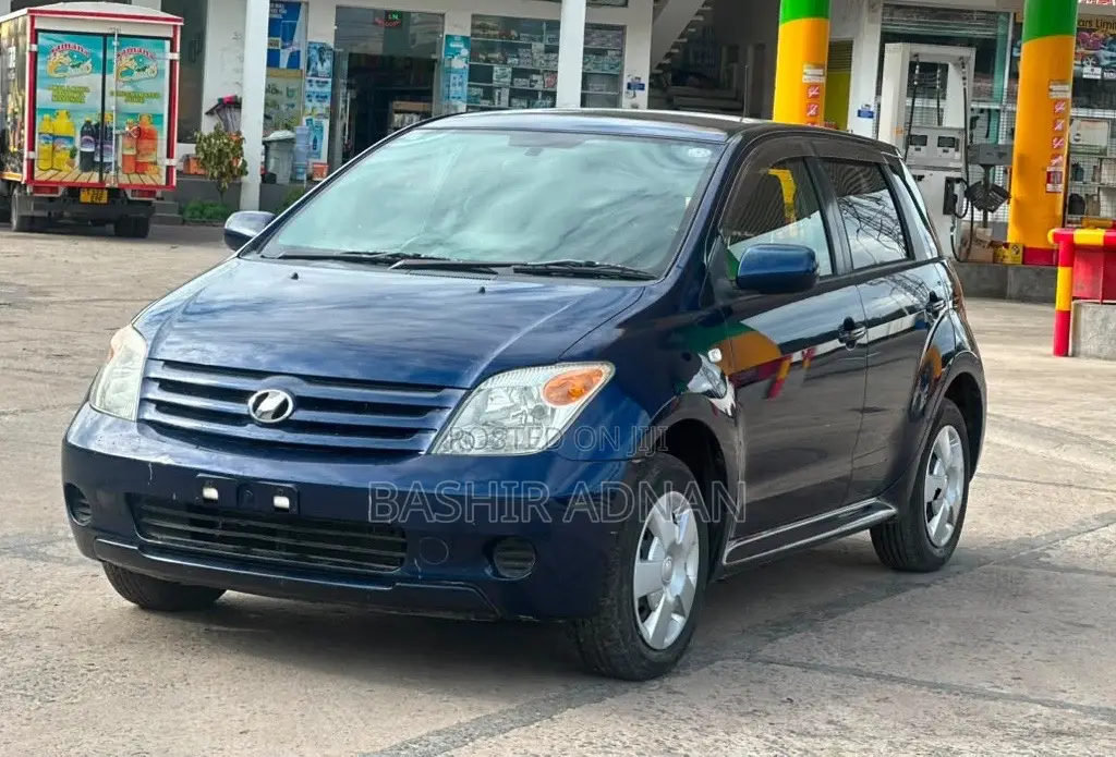 Toyota IST 2006 Blue