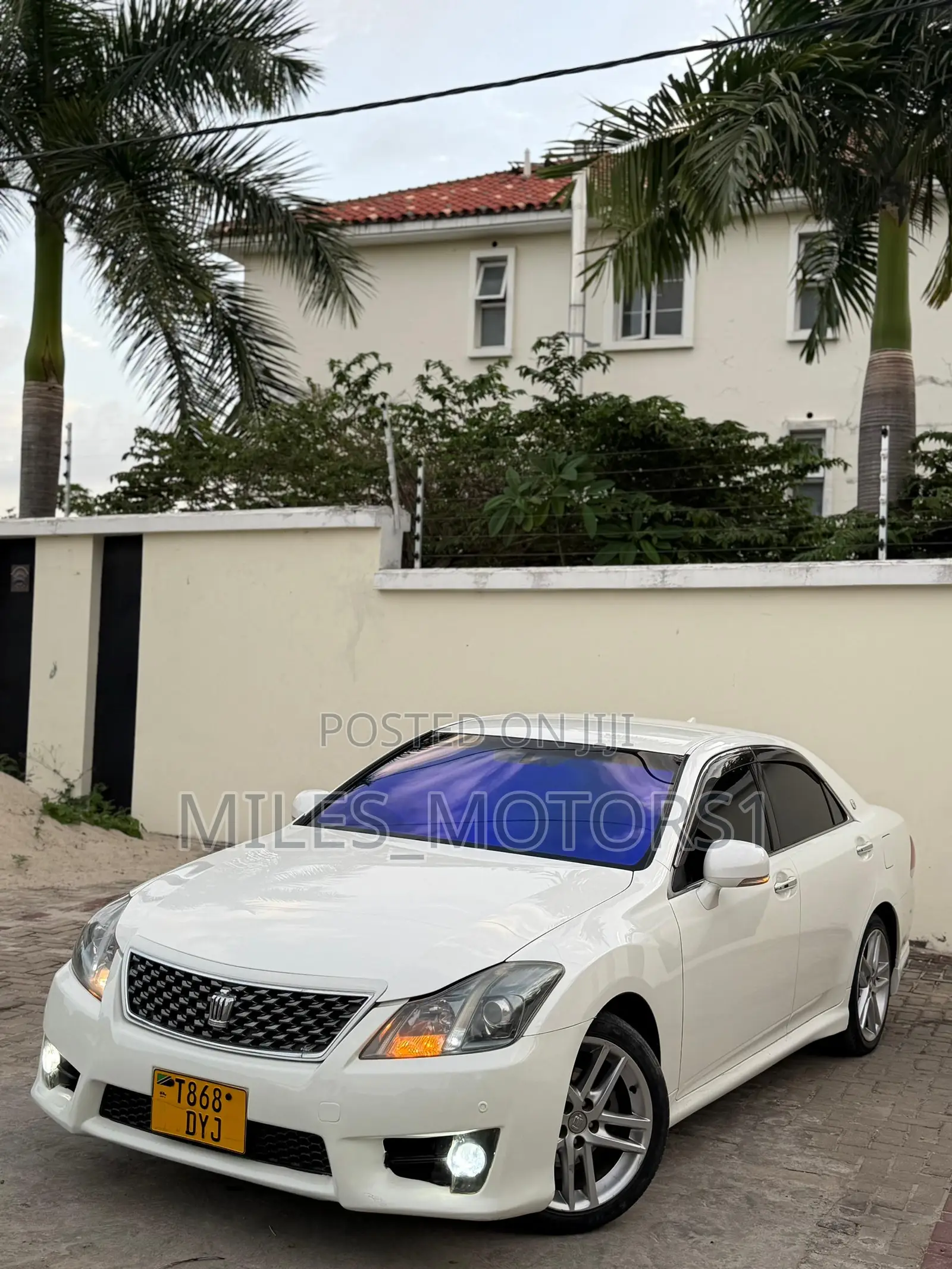 Toyota Crown 2010 White