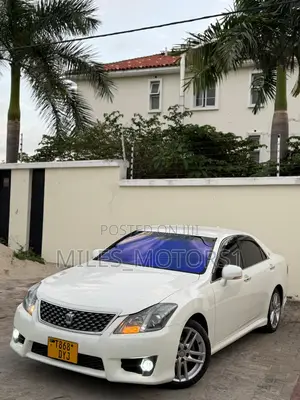 Toyota Crown 2010 White