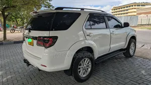 Toyota Fortuner 2014 White
