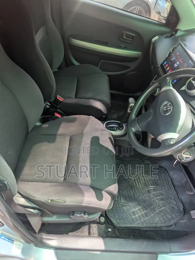 Toyota IST 2009 Blue