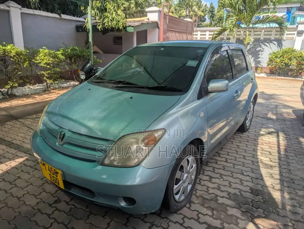 Toyota IST 2009 Blue