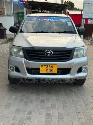 Toyota Hilux 2011 Silver