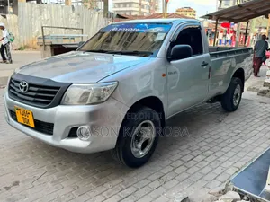 Toyota Hilux 2011 Silver