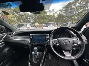 Toyota Harrier 2.5 Hybrid 4WD 2017 Black