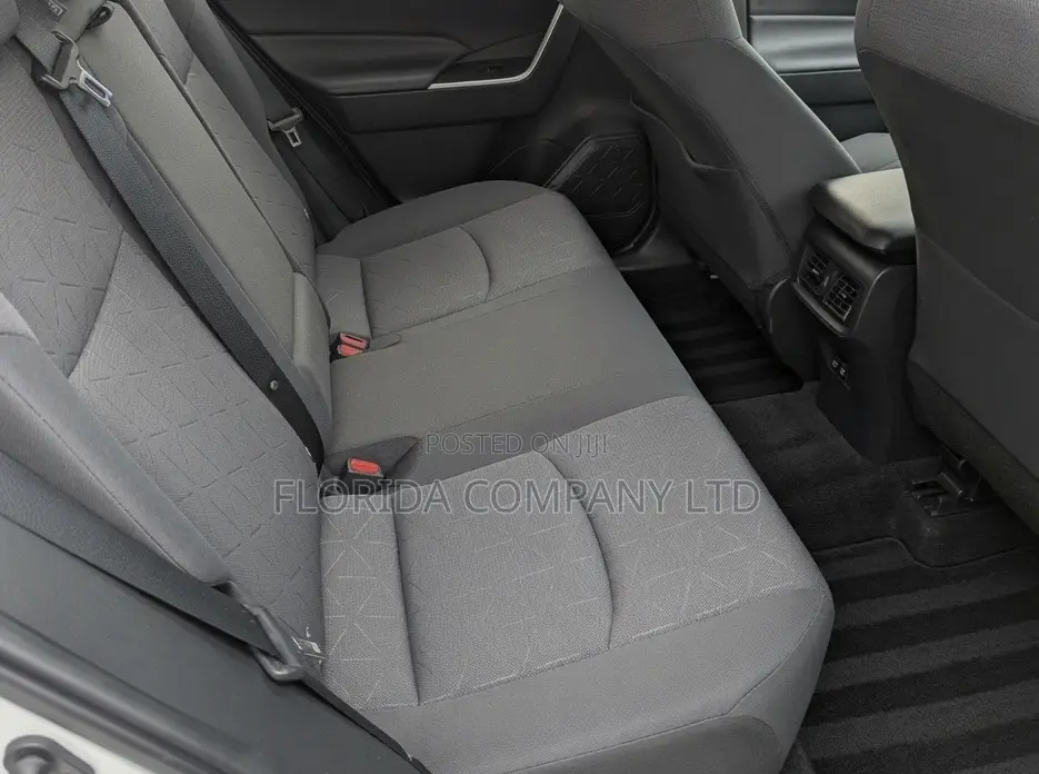 Toyota RAV4 2021 White