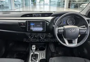 Toyota Hilux 2018 Red