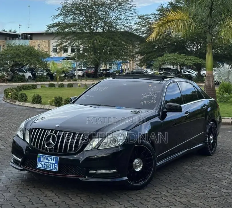 Mercedes-Benz E350 2012 Black