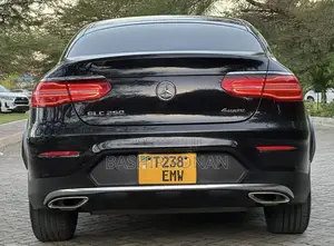 Mercedes-Benz GLC-Class GLC250 Sport Utility 4-Door (2.0L, 4cyl Turbo)