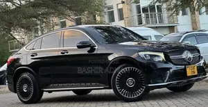 Mercedes-Benz GLC-Class GLC250 Sport Utility 4-Door (2.0L, 4cyl Turbo)