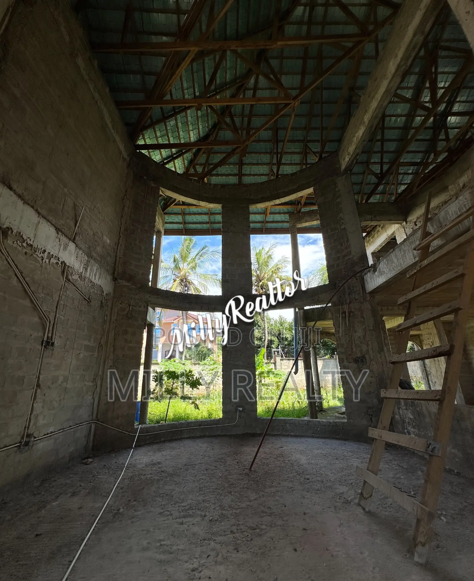 8bdrm House in Mbweni Mpiji for sale