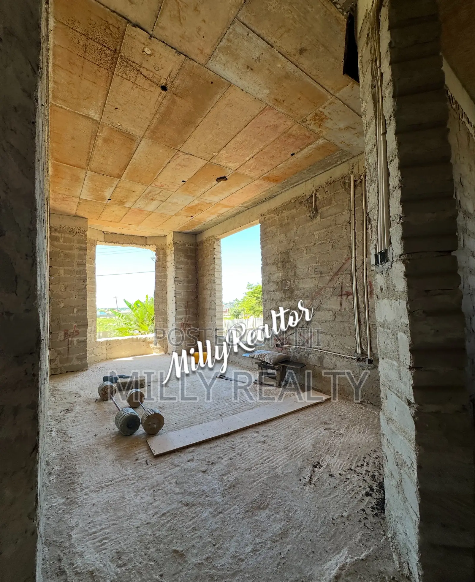 8bdrm House in Mbweni Mpiji for sale