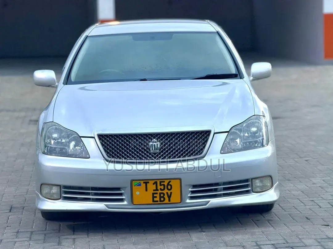 Toyota Crown Royale 2005 Silver