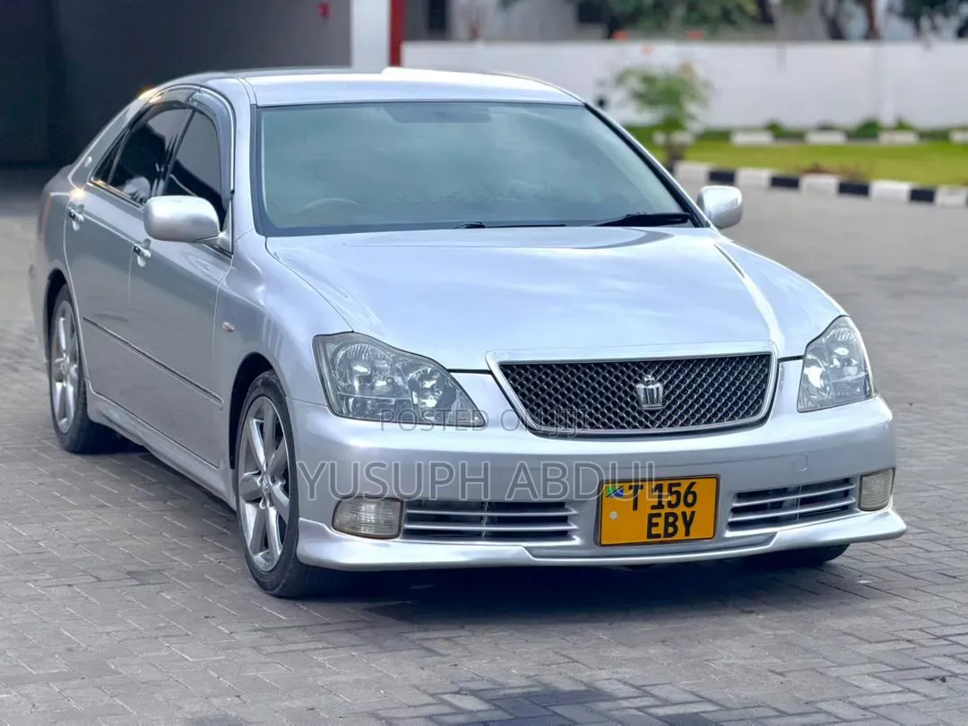Toyota Crown Royale 2005 Silver