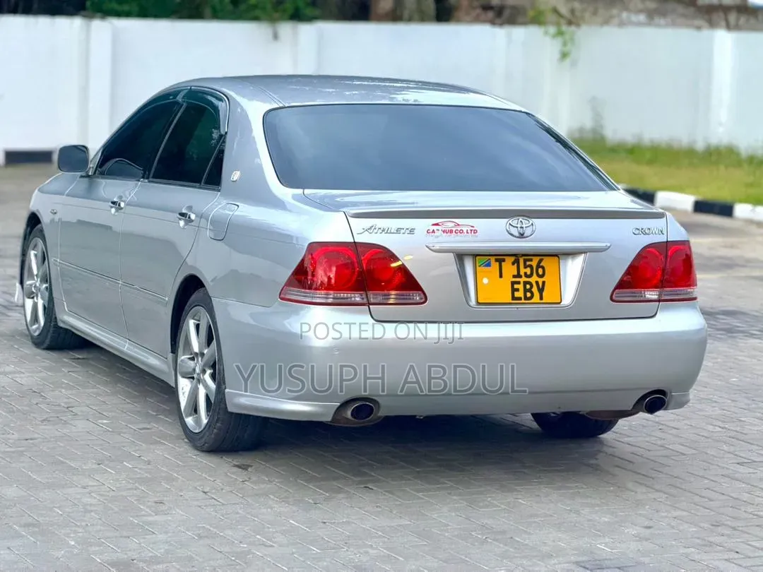 Toyota Crown Royale 2005 Silver