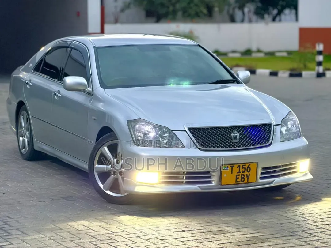 Toyota Crown Royale 2005 Silver