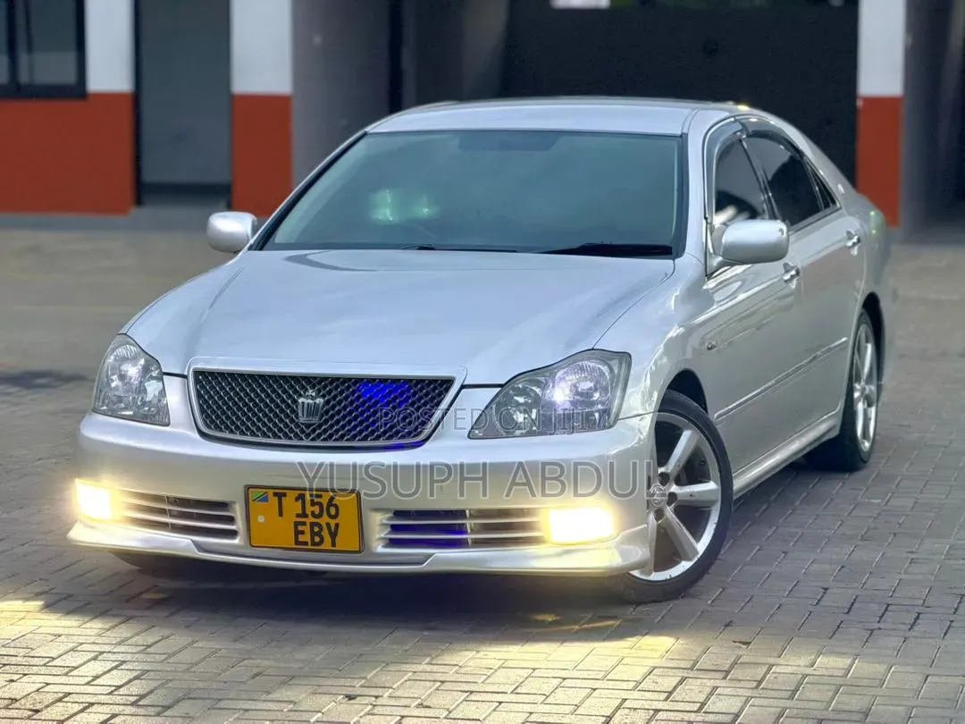 Toyota Crown Royale 2005 Silver