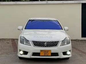Toyota Crown 2011 White