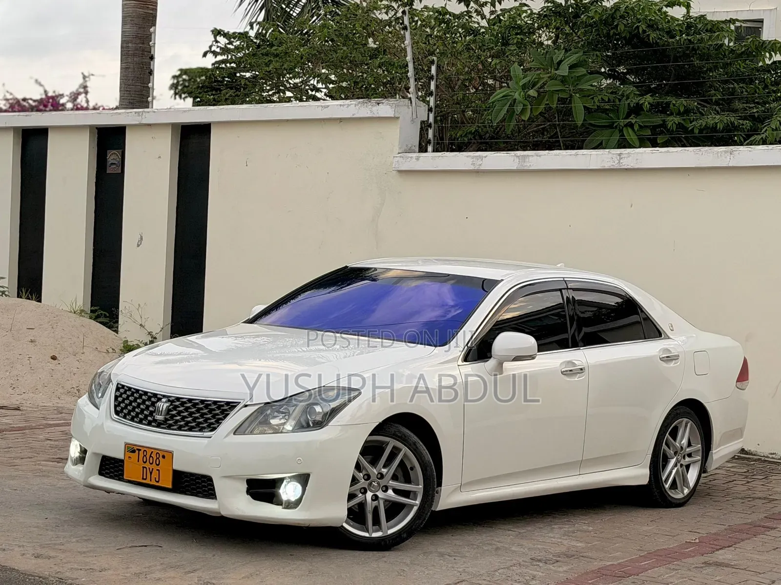 Toyota Crown 2011 White