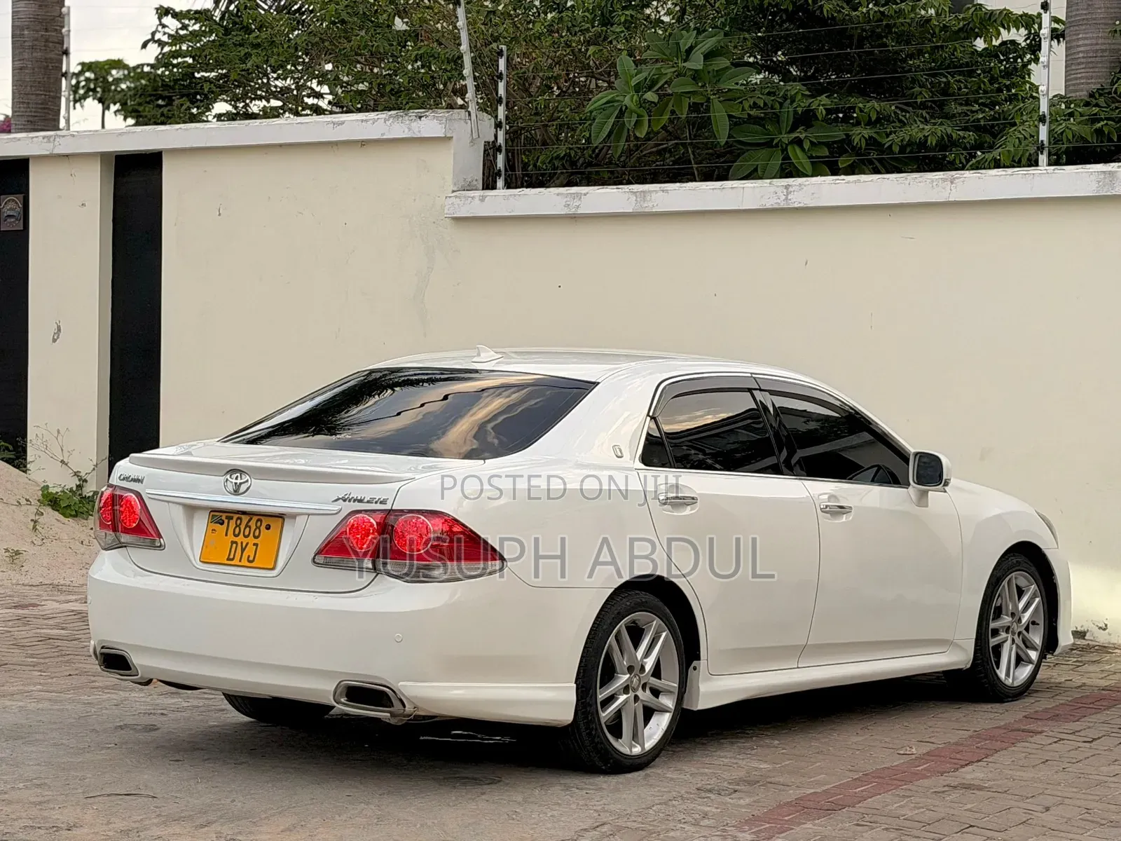 Toyota Crown 2011 White