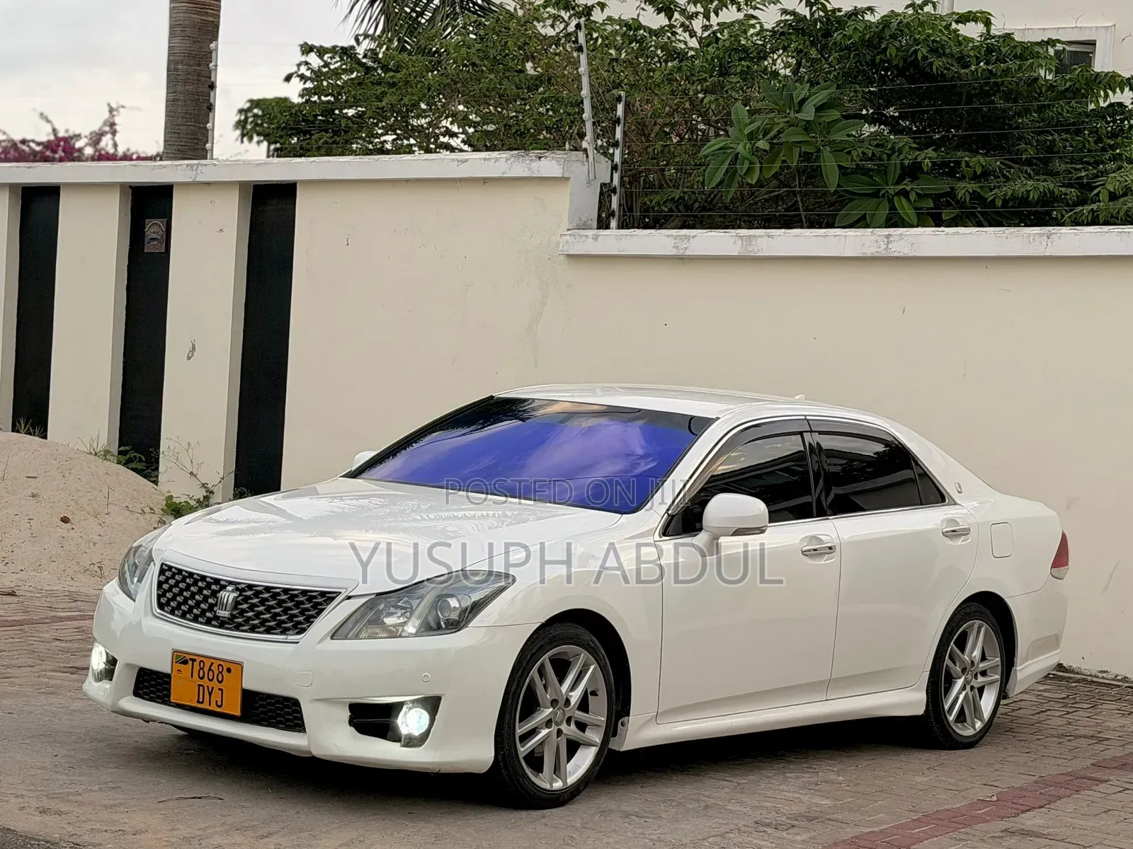 Toyota Crown 2011 White