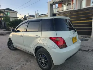 Toyota IST 2005 White
