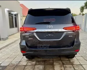 Toyota Fortuner 2017 Gray