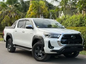 New Toyota Hilux 2024 White