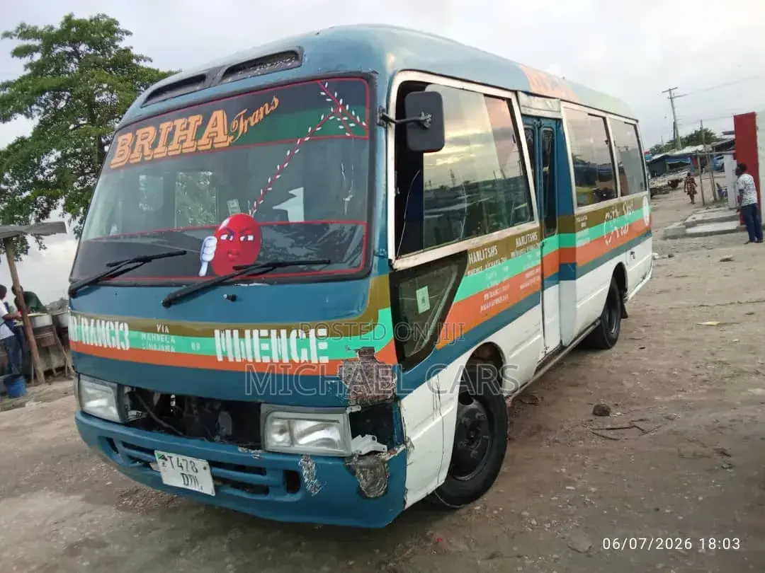 Toyota Coaster 1999 Silver