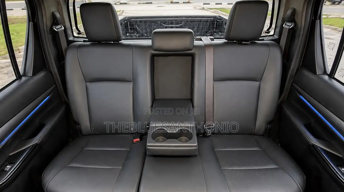Toyota Hilux 2022 Gold