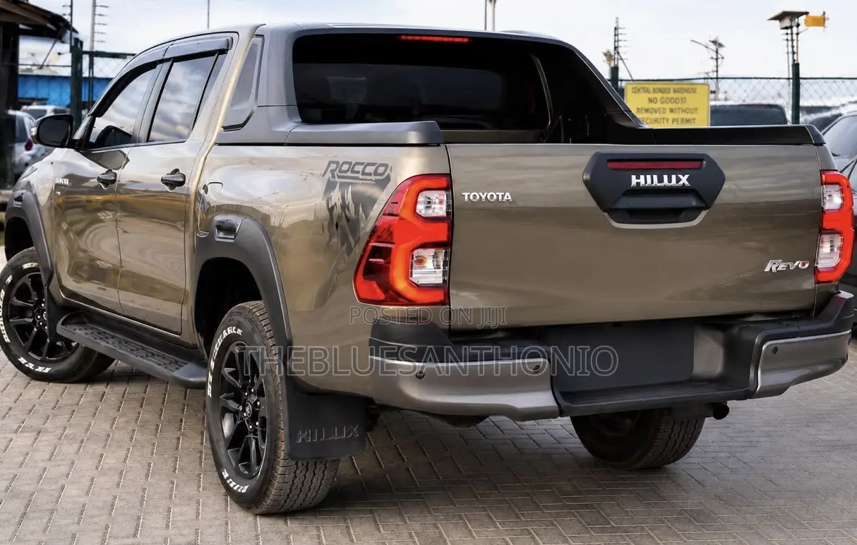 Toyota Hilux 2022 Gold