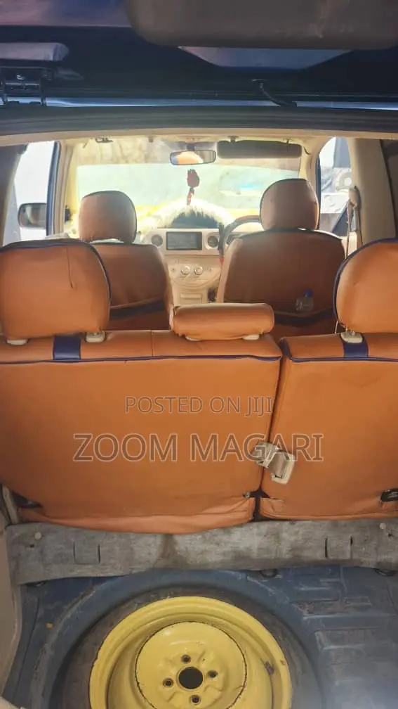 Toyota Porte 2004 Blue
