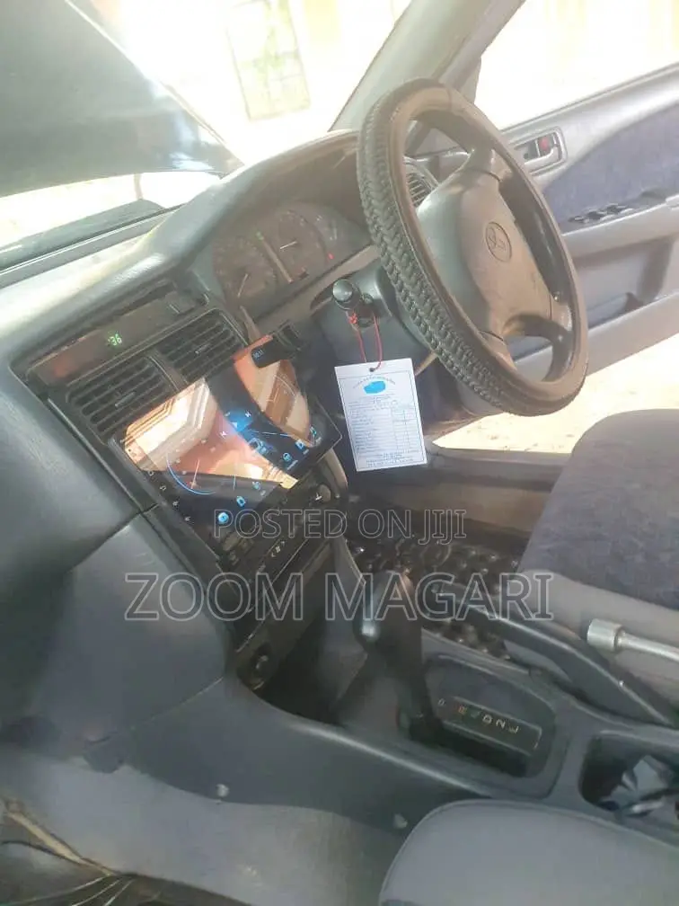 Toyota Porte 2004 Blue