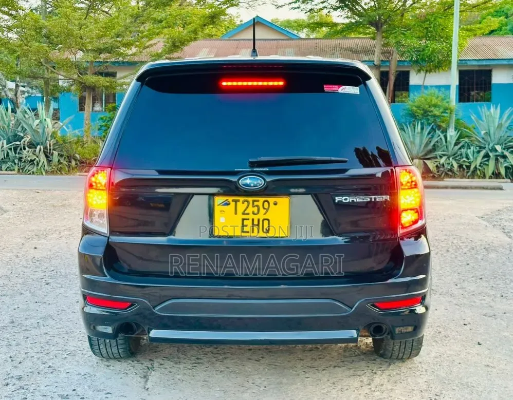 Subaru Forester 2010 Black