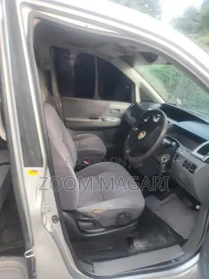 Toyota Noah 2005 Silver