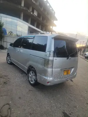 Toyota Noah 2005 Silver