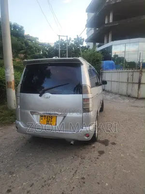 Toyota Noah 2005 Silver