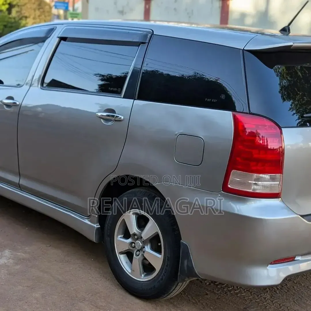 Toyota Wish 2005 Silver
