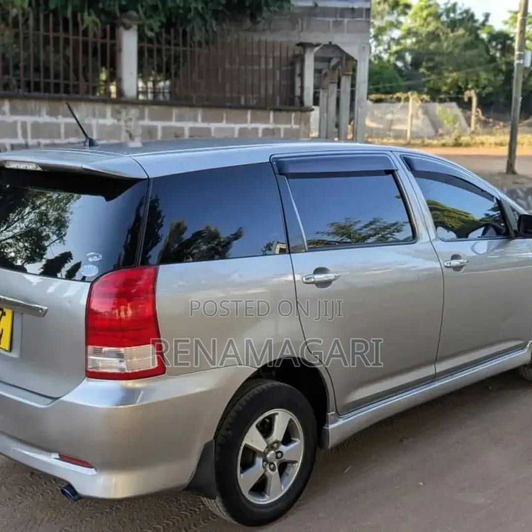 Toyota Wish 2005 Silver
