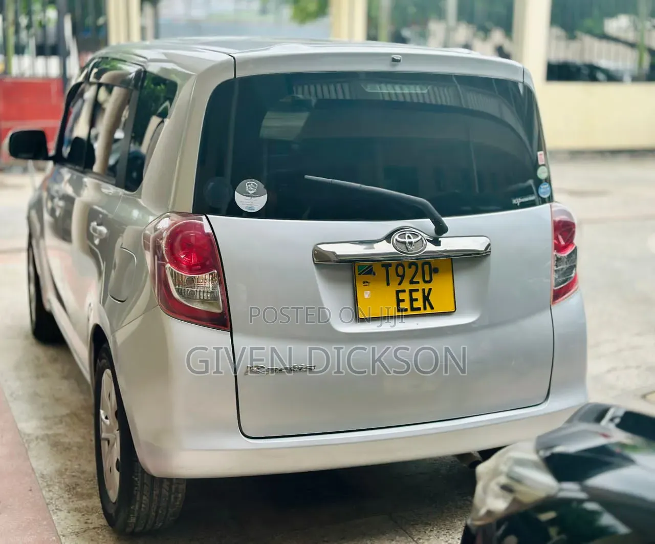 Toyota Ractis 2006 Silver