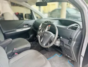 Toyota Ractis 2006 Silver