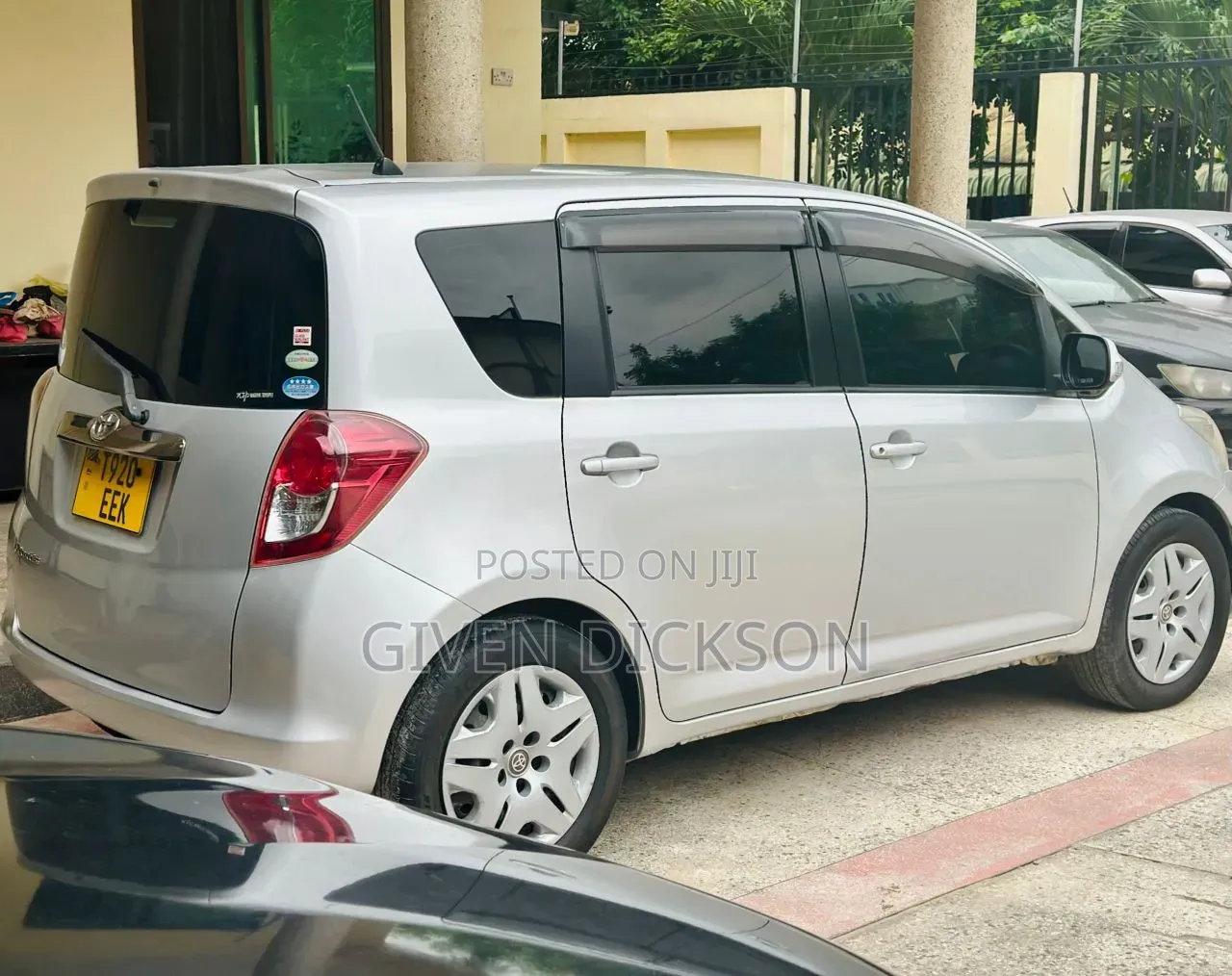 Toyota Ractis 2006 Silver