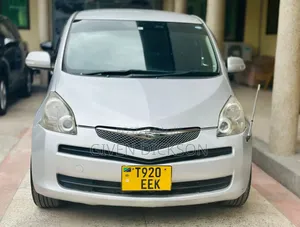 Toyota Ractis 2006 Silver