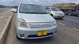 Toyota Raum 2006 Blue