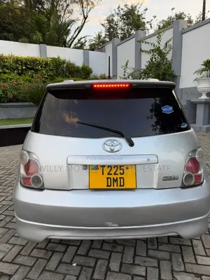 Toyota IST 2005 Silver