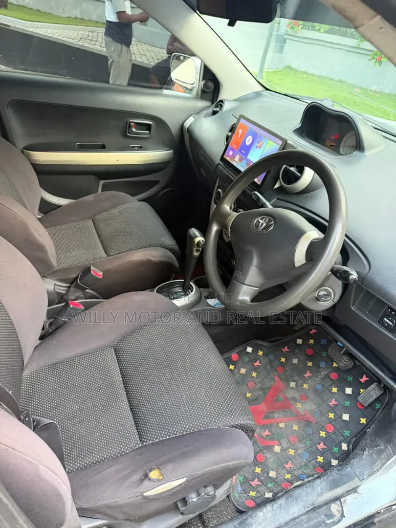 Toyota IST 2005 Silver