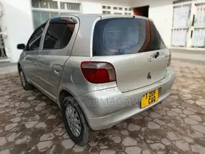 Toyota Vitz 2004 Beige