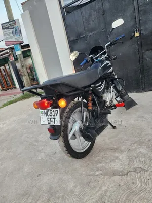 New Bajaj Boxer 125 2023 Black